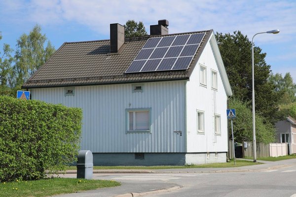 Panneau photovoltaïque à la maison : que faut-il déclarer ?