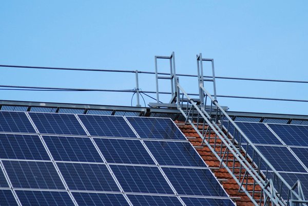 Les avantages d'engager un installateur agréé pour l'installation de panneaux photovoltaïques