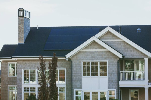 Quelle est la meilleure orientation et inclinaison pour un panneau photovoltaïque ?
