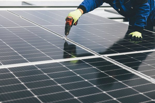 Comment nettoyer ses panneaux solaires efficacement ?